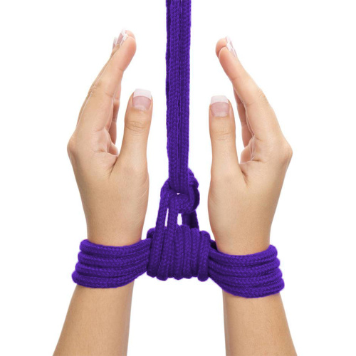 Веревка для бондажа фиолетовая Fetish Bondage Rope 10 м фото 5