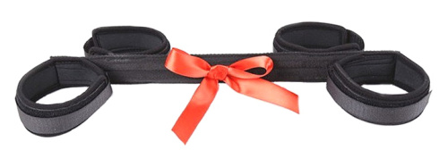 Бондажная распорка для рук и ног декорированная бантиком фото 3