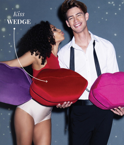 Подушка для любви Liberator Kiss Wedge фиолетовая микрофибра фото 4