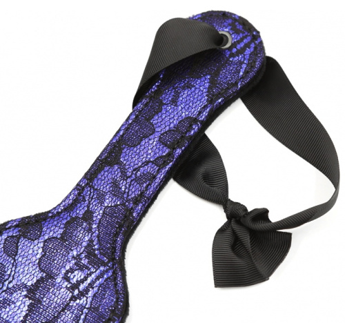 Пэдл фиолетового цвета декорированный кружевом 37 см фото 5