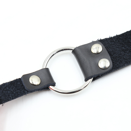 Красный силиконовый кляп на кожаном ремешке фото 7