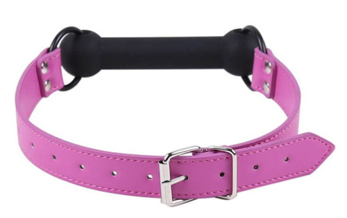 Черный кляп-трензель с фиолетовым ремешком фото 3