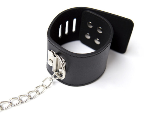 Бондажные поножи с замком и цепочкой фото 3