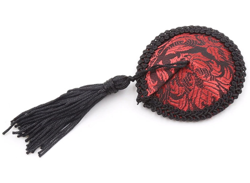 Красно-черные пэстисы с кисточками фото 2