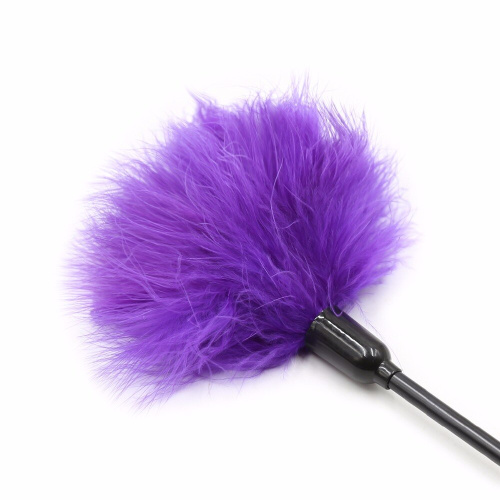 Тиклер с фиолетовыми перьями и стразами 28 см фото 2