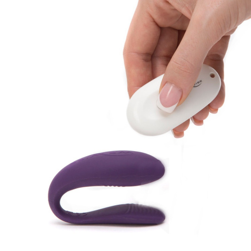 DEMO We-Vibe Unite Вибромассажер фиолетовый для пар с дистанционным пультом фото 8