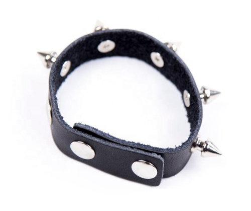 Кожаная утяжка на пенис с шипами фото 3