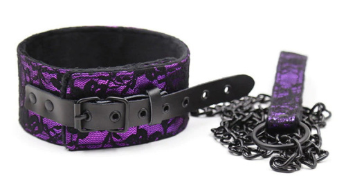 Черно-фиолетовый ошейник декорированный кружевом с поводком