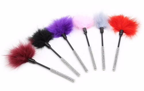 Тиклер с серыми перьями и стразами 28 см фото 3