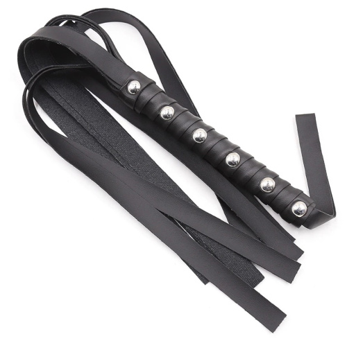 Черная плеть с заклепками на рукояти 48 см фото 2