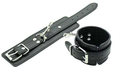 Классические черные наручники на карабинах фото 3