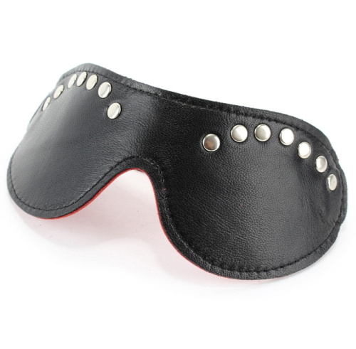 Маска на глаза из натуральной кожи красного цвета с заклепками фото 2