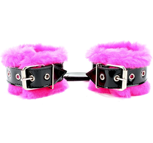 Наручники из черной лаковой кожи с нежным розовым мехом