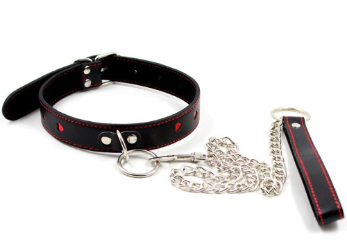 Узкий ошейник с красными сердечками и поводком