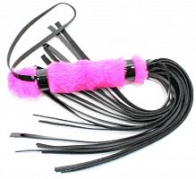 Флоггер из лаковой кожи с розовым мехом