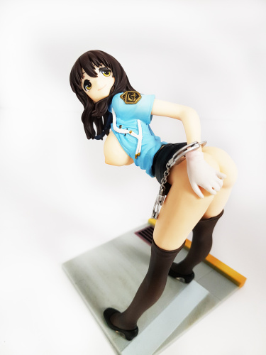 Аниме фигурка-статуэтка сексуальной полицейской фото 3