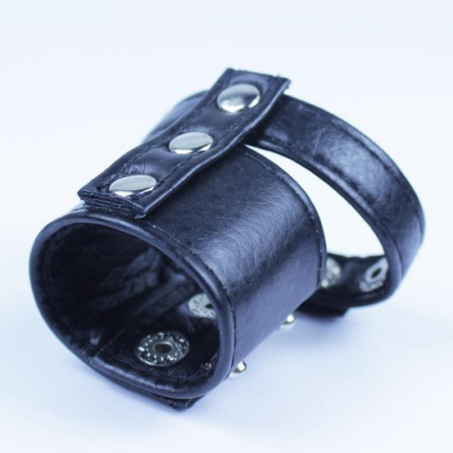 Бондаж на пенис и мошонку фото 3