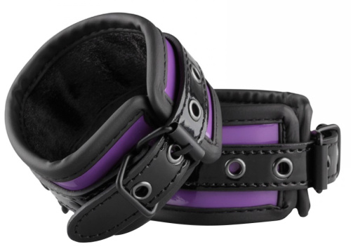 Черно-фиолетовые наручники с цепью фото 4