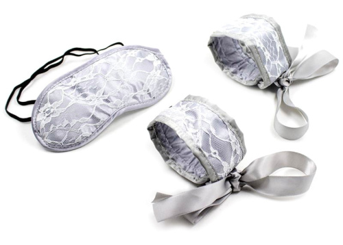 Нежный эротический набор декорированный кружевом фото 2