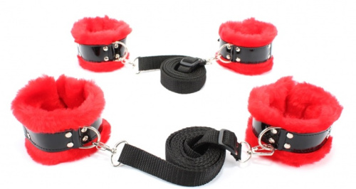 Набор фиксаторов на кровать с красным мехом фото 3