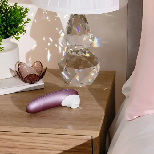 Бесконтактный вакуумно-волновой стимулятор клитора Womanizer Pro сиреневый фото 15