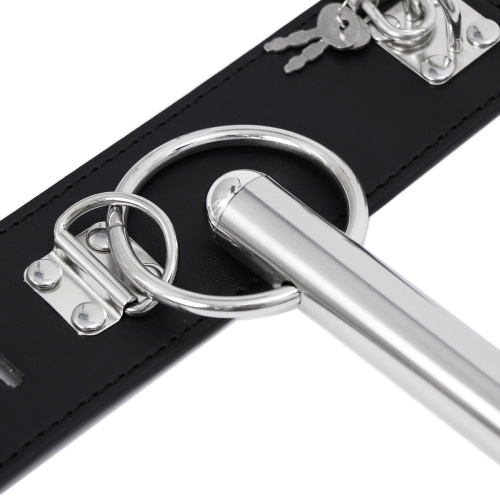 Бондажная распорка с ошейником и наручниками черного цвета фото 5