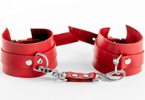 Изящные наручники из натуральной кожи красного цвета фото 2