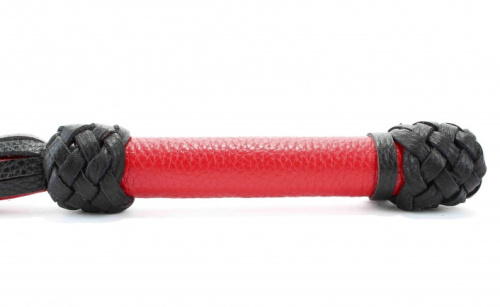 Черно-красная кожаная плеть с красной ручкой и плетением турецкая голова фото 3