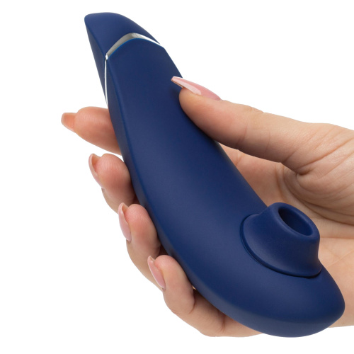 DEMO Бесконтактный вакуумно-волновой стимулятор клитора Womanizer Premium синий фото 2