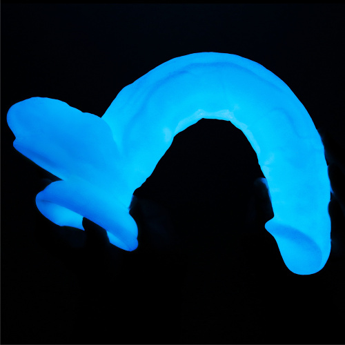 Светящийся в темноте фаллос на присоске Lumino Play Dildo 27 см фото 6