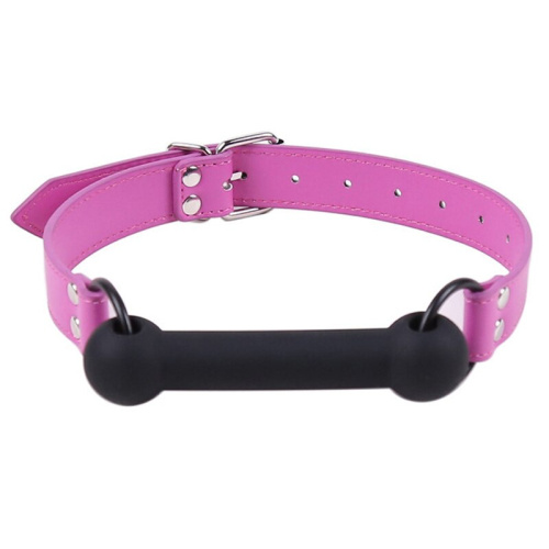 Черный кляп-трензель с фиолетовым ремешком фото 2