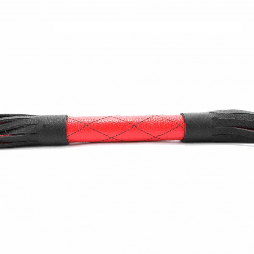 Красно-черная кожаная плеть с декорированной рукоятью фото 3