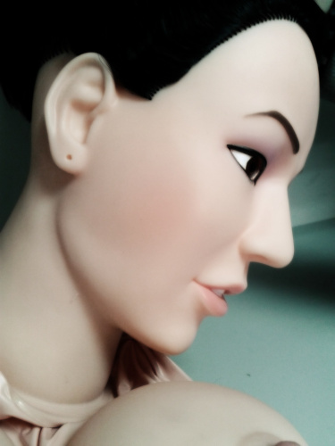 Любовная кукла-брюнеточка с реалистичными попкой и киской фото 3