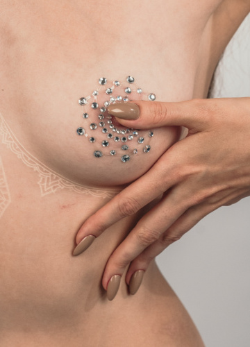 Наклейки на грудь со стразами Burlesque Rowland фото 4