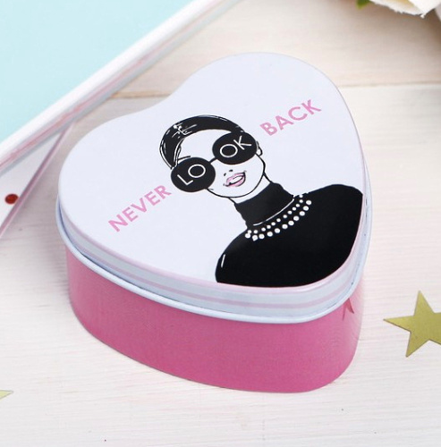 Мыльные лепестки в шкатулке-сердце Never look back фото 3