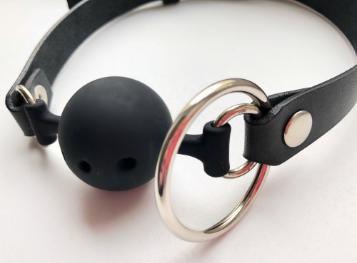Кляп со съёмным кольцом и шариком фото 5