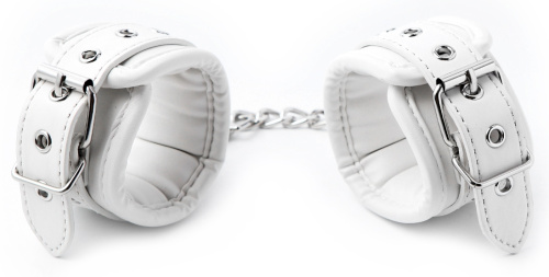 Классические белые наручники на цепочке фото 2