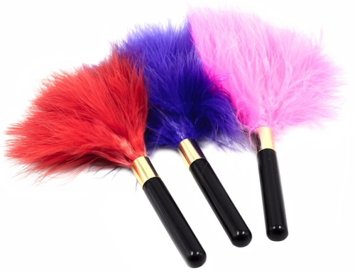 Розовый перьевой тиклер 18 см фото 3