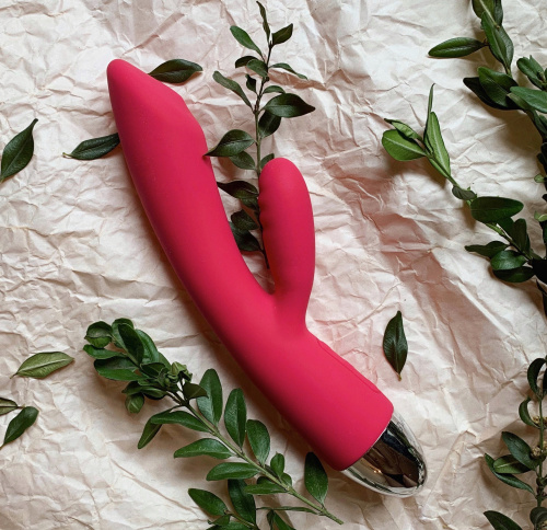 Перезаряжаемый вибратор для точки G с функцией переминания в вагинальном отростке Svakom Trysta фото 7