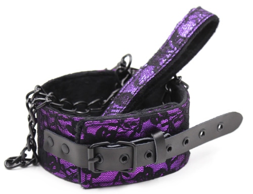 Черно-фиолетовый ошейник декорированный кружевом с поводком фото 3
