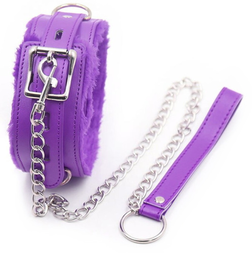 Фиолетовый ошейник с мехом и металлическим поводком фото 2