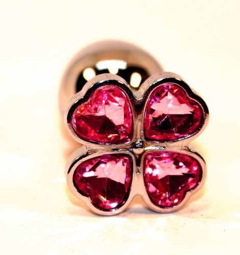 Серебряный анальный плаг с кристаллом в виде Клевера розовый фото 4