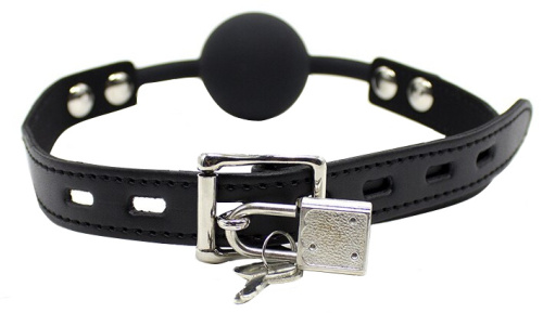 Силиконовый кляп-шар черного цвета на ремне с замочком фото 5