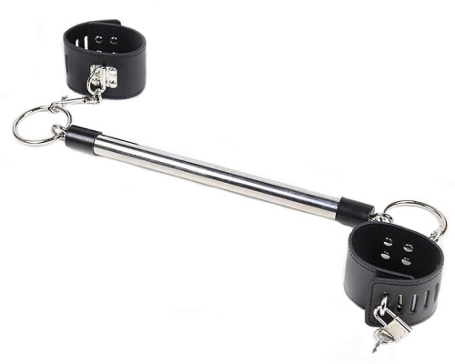 Длинная бондажная распорка с черными оковами 50 см