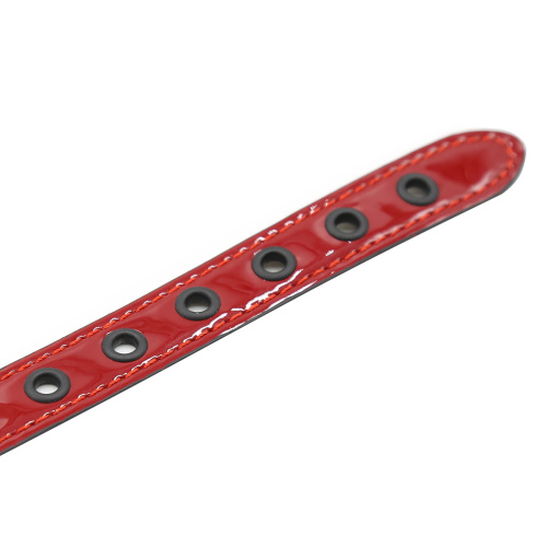 Дышащий кляп-шар на красном лаковом ремешке фото 4