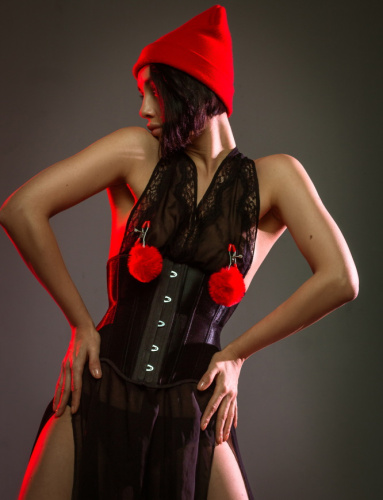 Зажимы на соски с красным мехом Party Hard Angelic Red фото 3