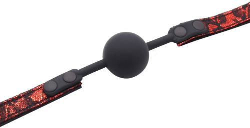 Силиконовый кляп на красно-черном ажурном ремне фото 2