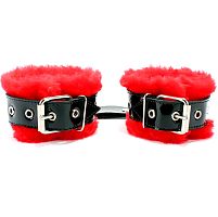 Наручники из черной лаковой кожи с нежным красным мехом
