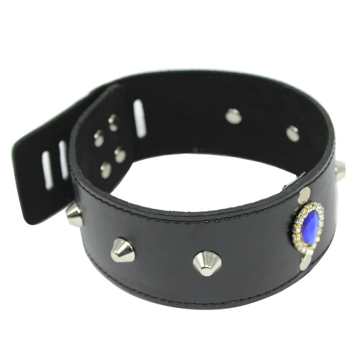 Широкий ошейник с шипами и стразом на поводке фото 3