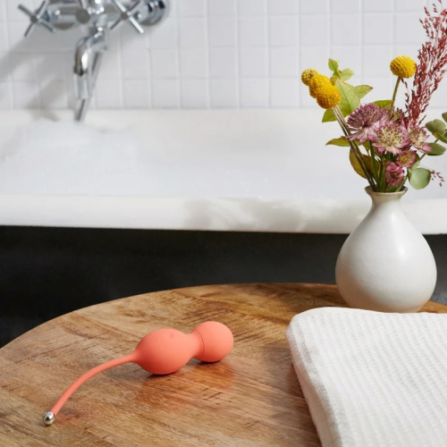 DEMO Вагинальные смарт-шарики с вибрацией We-Vibe Bloom фото 10